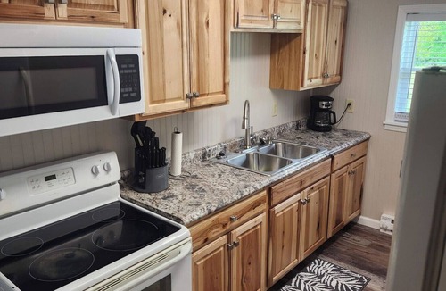 Rockholds Apartment | Delightful 2-bedroom apartment with AC in Rockholds. It's a true retreat!