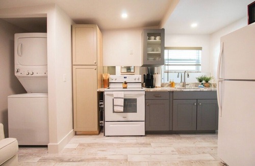 Downtown Condo | Delightful 2BR Downtown Sarasota - The White Pearl
