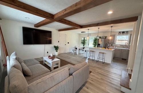 Buford House | Delightful 3-bedroom house with AC in charming Buford