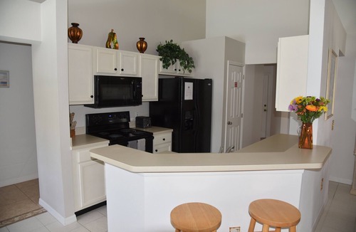 Lake Berkley Villa | Delightful modern 4 bed, 3 bath villa with private pool/spa and lake view.