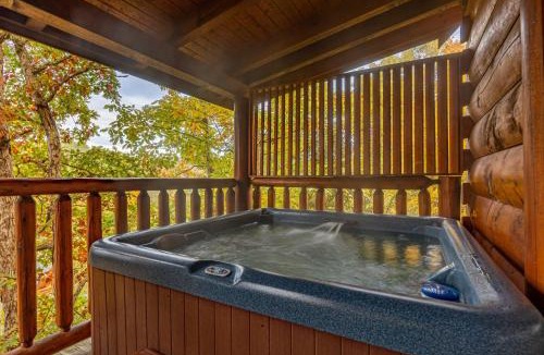 Sevierville House | Deluxe Mountain Cabin in Bear Creek Crossing Resort
