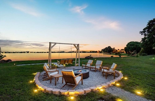 Palm Beach - West Palm Beach Villa | Deluxe Waterfront Villa | BBQ, Pool and Game Room