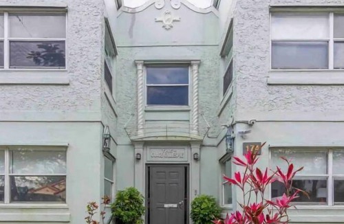 Buena Vista House | Design District Apartment E