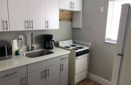 Wynwood Art District Condo | ✨Designer Studio Flat w/Full Kitchen Free Parking