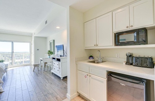 Sandestin Apartment | Destin Resort Studio w/Pool - Walk to Beach!