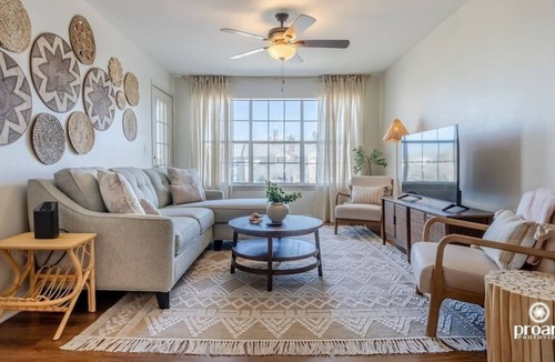 Indian Bayou Apartment | Destin · Resting Beach Place - Stylish Condo Close to Beach