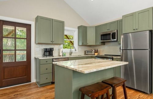 Penrose House | Dialed Inn in Hendersonville