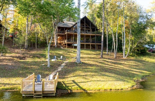 Hemp Cabin | Dialed Inn- Pet Friendly | Dock on Private Lake | Arcade Games