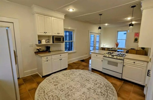 Dilworth House | Dilworth, Walk To Atrium Health, Freedom Park, Restaurants, & Lightrail!