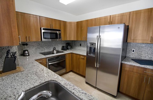Mid Beach Hotel | Direct Beach Access, On-site Pool | Near Downtown Miami!