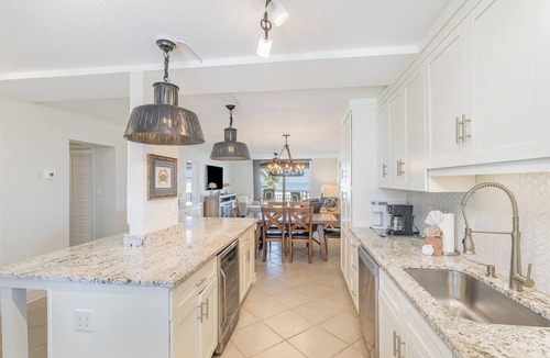 Titcombs Condo | Direct Ocean Front! Marko Villa Condo