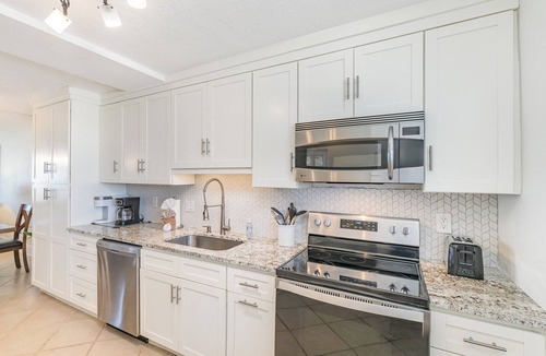 Titcombs Condo | Direct Ocean Front! Marko Villa Condo