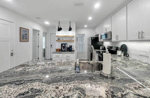 Vilano Beach Condo | DIRECT Oceanfront, FULLY-UPDATED 2BR/2BA, Vilano Bch, 7 mins to downtown St.Aug!