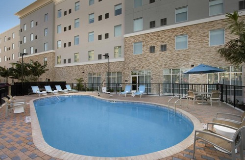 Seybold Hotel | Discover Miami with Us! Free Breakfast, Pet-friendly, Outdoor Pool!