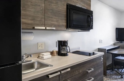 Augusta Hotel | Discover Relaxation Near Augusta’s Top Golf, Dining & Riverwalk Adventures