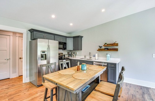 Reed Creek Apartment | Dock Access & Patio! Waterfront Apt in Hartwell