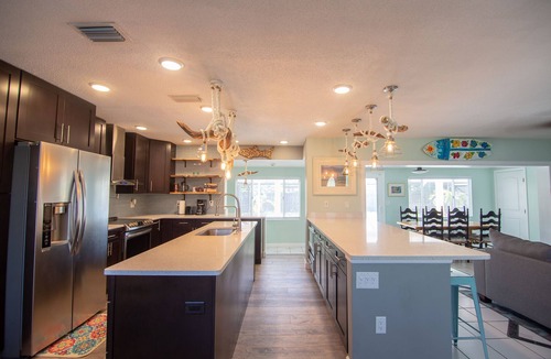 Indian Harbour Beach House | DOG Friendly BEACHSIDE 4BR/3BA, Solar/Saltwater Pool, No Smoke +Special Offers