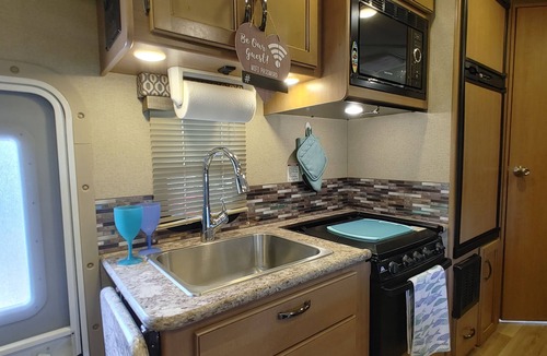 St. Marys House | Dog Friendly 1-bedroom camper/RV