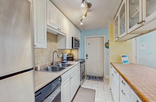 Port Canaveral Condo | Dog-Friendly Condo in Quiet Neighborhood Near Beach with Central A/C & Free WiFi