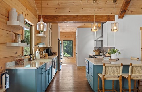 Blue Ridge Cabin | Dog-Friendly Creekside Family Retreat with Sauna & Arcade