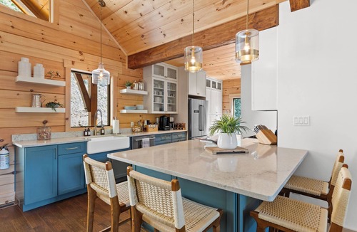 Blue Ridge Cabin | Dog-Friendly Creekside Family Retreat with Sauna & Arcade