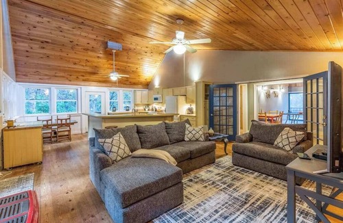 Sylva House | Dog-friendly home with WiFi, private washer/dryer, grill, hot tub, firepit