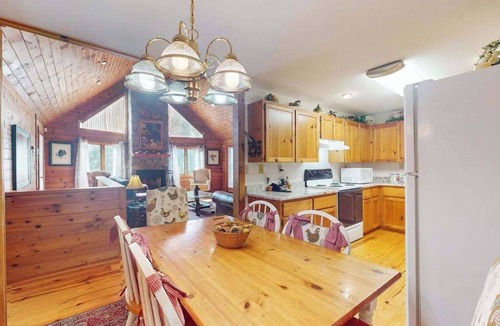 Culberson House | Dog-friendly mountain view home with multi-levels and large deck