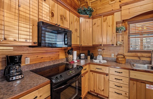 Sevierville Cabin | Dog Friendly! Private Indoor Pool, Hot Tub, GameRoom, Firepit & Free Passes.