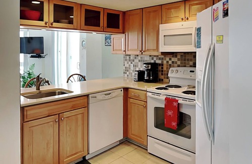 Sneads Ferry Condo | Dolphin's Den | Ocean Views + Community Pools