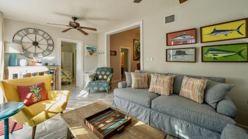 Uptown - Upper Duval House | Dos Casitas by Last Key Realty