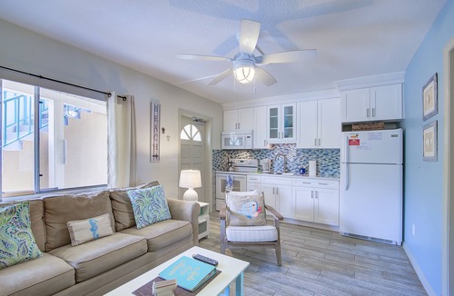Bay Esplanade Condo | Double Queen Suite with private bath
