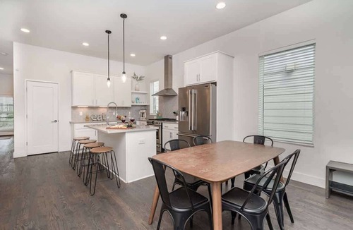 Talbot's Corner House | Double Time - Ping-Pong Table - Mins to Germantown
