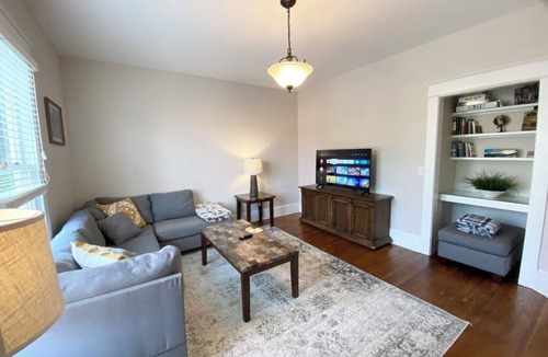 Old Southwest House | Downtown 2-Bed Loft w/Patio, Pet & Child Friendly