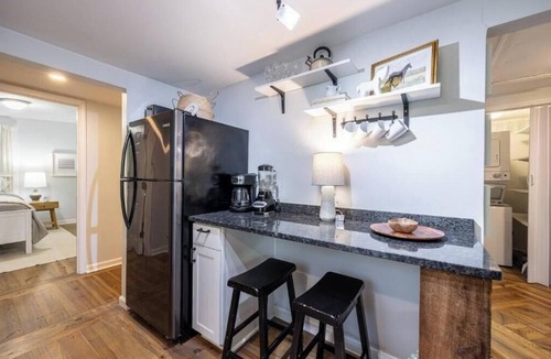 Athens House | Downtown Bungalow < Less than 1.5 Miles to UGA!