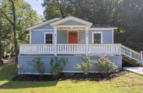 Athens House | Downtown Bungalow < Less than 1.5 Miles to UGA!