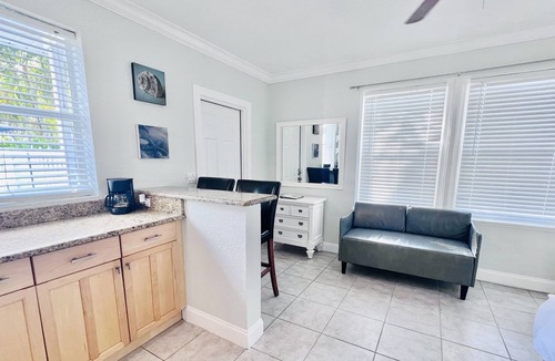Highland Park Delray Villa | Downtown Delray Studio With Private Yard.