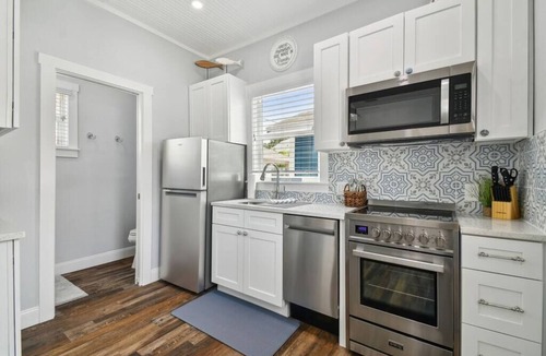 Dunedin House | Downtown Dunedin Hideaway/Easy Walk to Downtown!