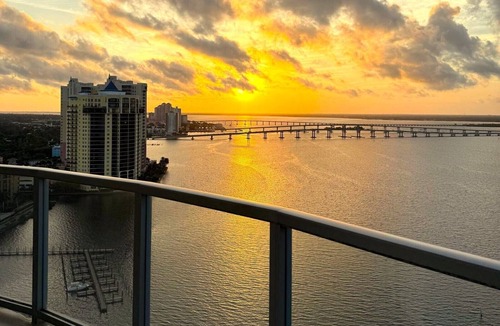 Fort Myers Apartment | Downtown Fort Myers Ocean-View Luxury Pool & Gym