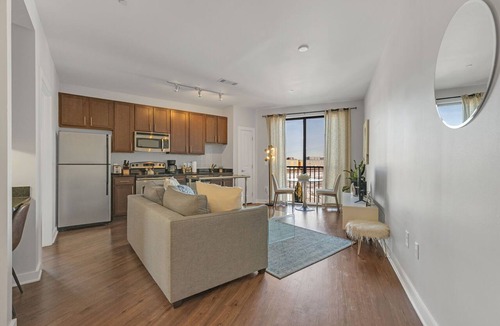 The Gulch Apartment | Downtown Gulch Apt with Gym