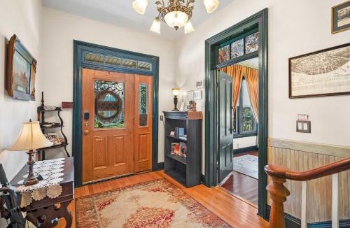 Green Cove Springs House | Downtown Historic Victorian Steps to Clay Theatre