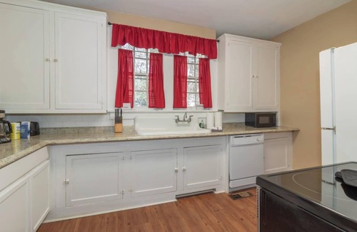 Columbus House | Downtown, Mins to Lakebottom Park-Our Midtown Nook