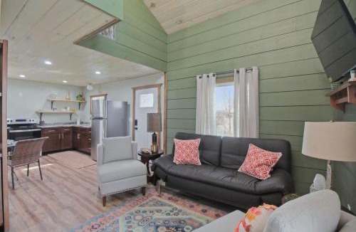 Somerset House | Downtown Modern Arts District Loft with Boat Parking