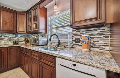 Palm Harbor House | Downtown Palm Harbor Sunshine Retreat w/Heated Pool & Game Room