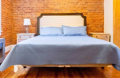 Roanoke Apartment | Downtown Roanoke Loft: Cozy, Marilyn Monroe-themed, perfect for a unique stay