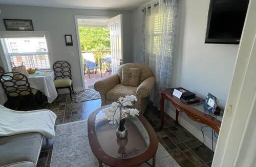 Southside Apartment | Downtown W. Palm, 2nd Story Sun Deck, near Beach!
