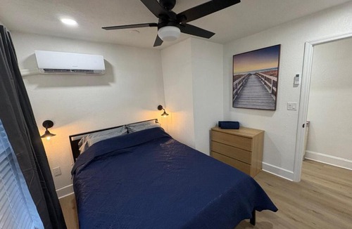 Historic Uptown Apartment | Downtown Zen 2-Bedrooms Private Bungalow