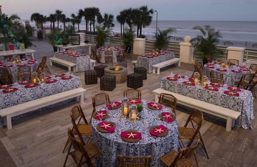 Brush - Stewarts Apartment | Dream Beach Vacay! Four Units Right on the Beach! 2 Pools, Spa & Parking!