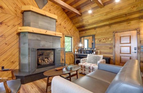 Penrose House | Dreamy Penrose Cabin w/Panoramic Mountain Views
