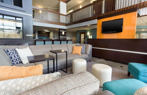 Greensboro Hotel | Drury Inn & Suites Greensboro