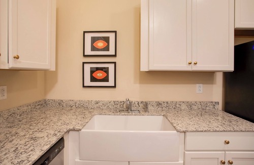 Florence Apartment | Dtwn Florence Studio 1/2 Mi to Regional Med Center